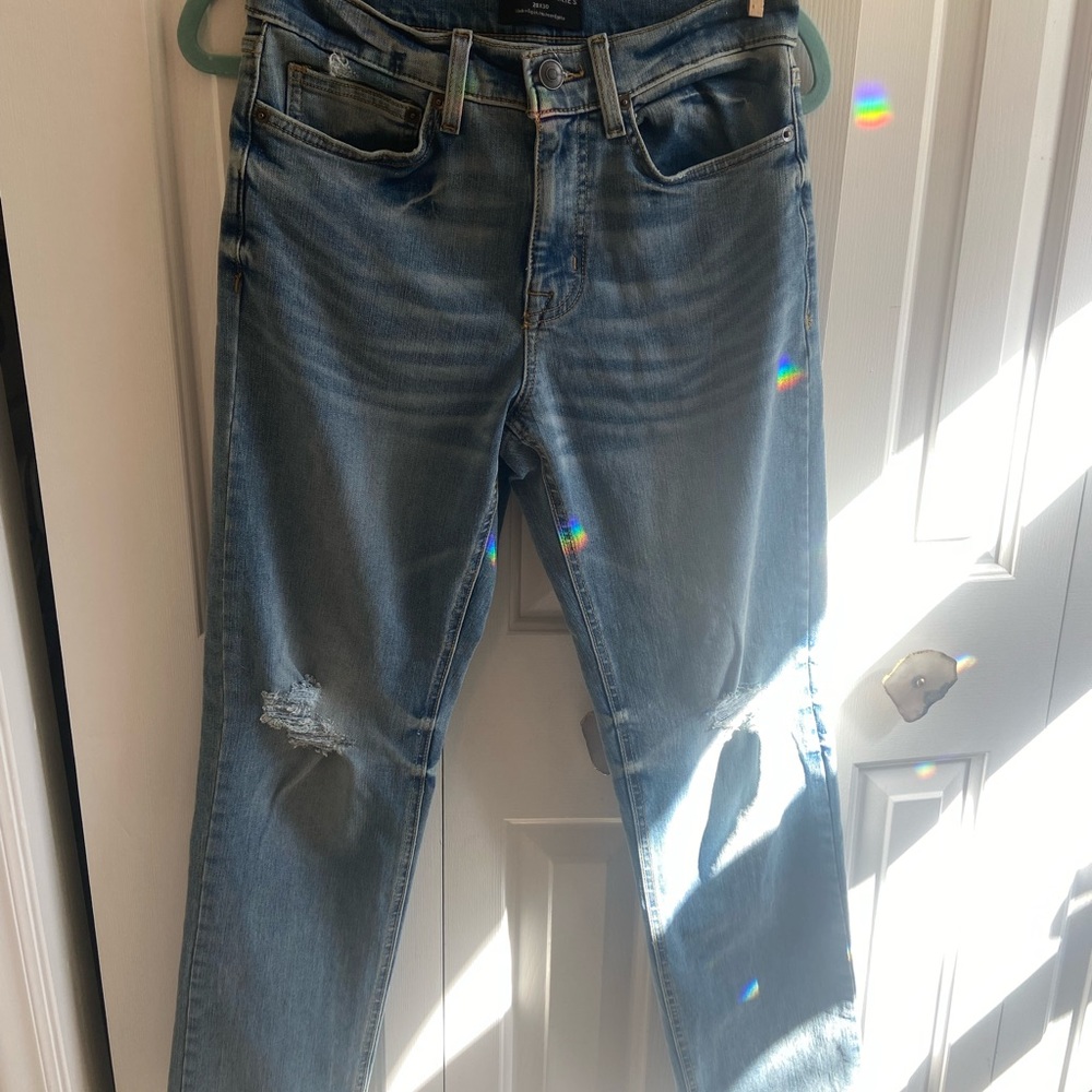 NWOT No Boundaries Distressed Denim Men’s Jeans